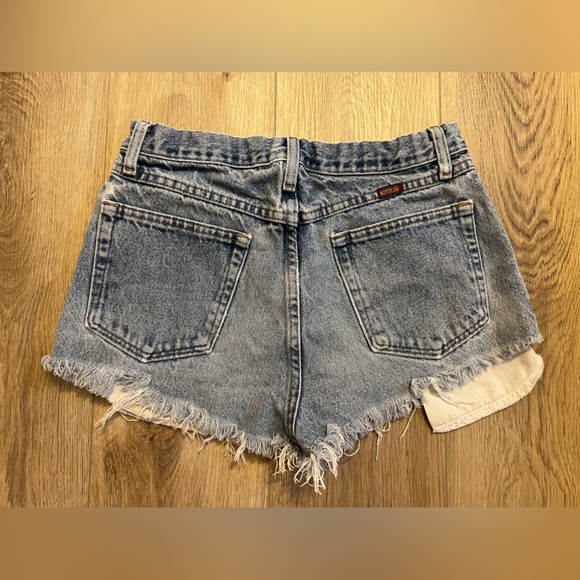 Cute Jean shorts - Picture 2 of 4